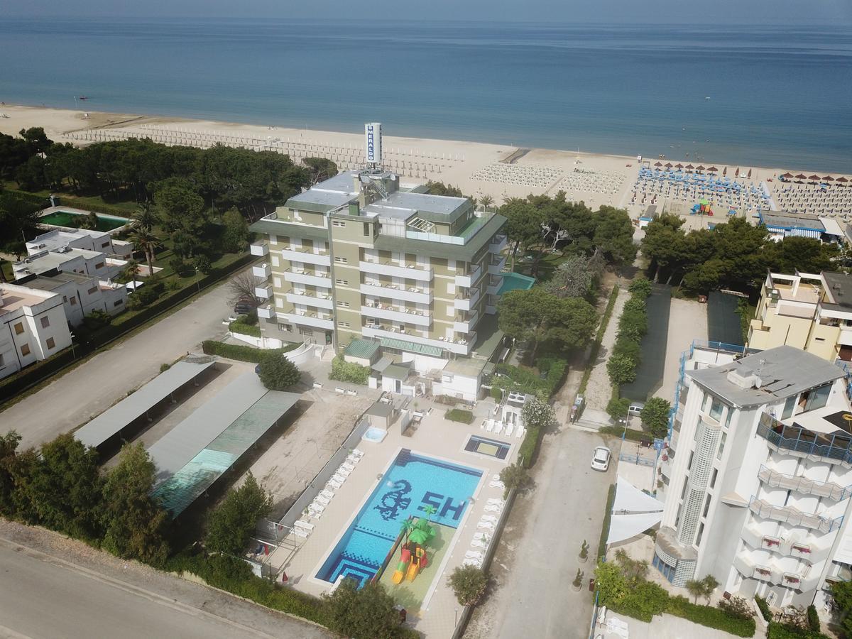 Hotel Smeraldo جوليانوفا المظهر الخارجي الصورة